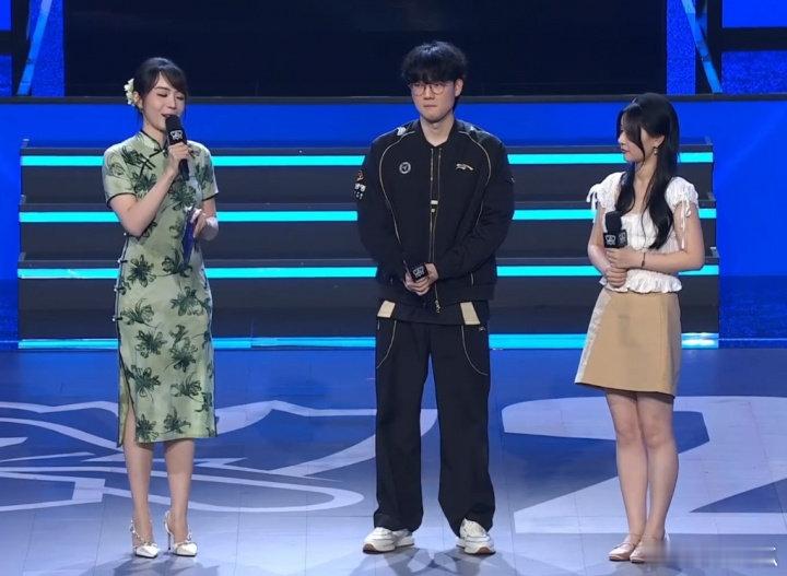 Viper的中文 HLE宝蓝 ​​​​Viper：我不喜欢换线版本，抽100T运