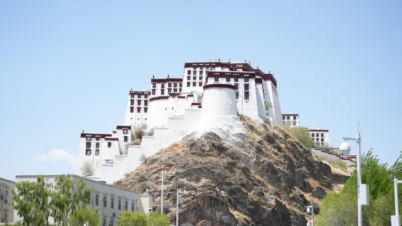 西藏7天6晚旅游怎么玩?对于初次到访西藏的朋友，7天6晚是一个很经典的时长。核心