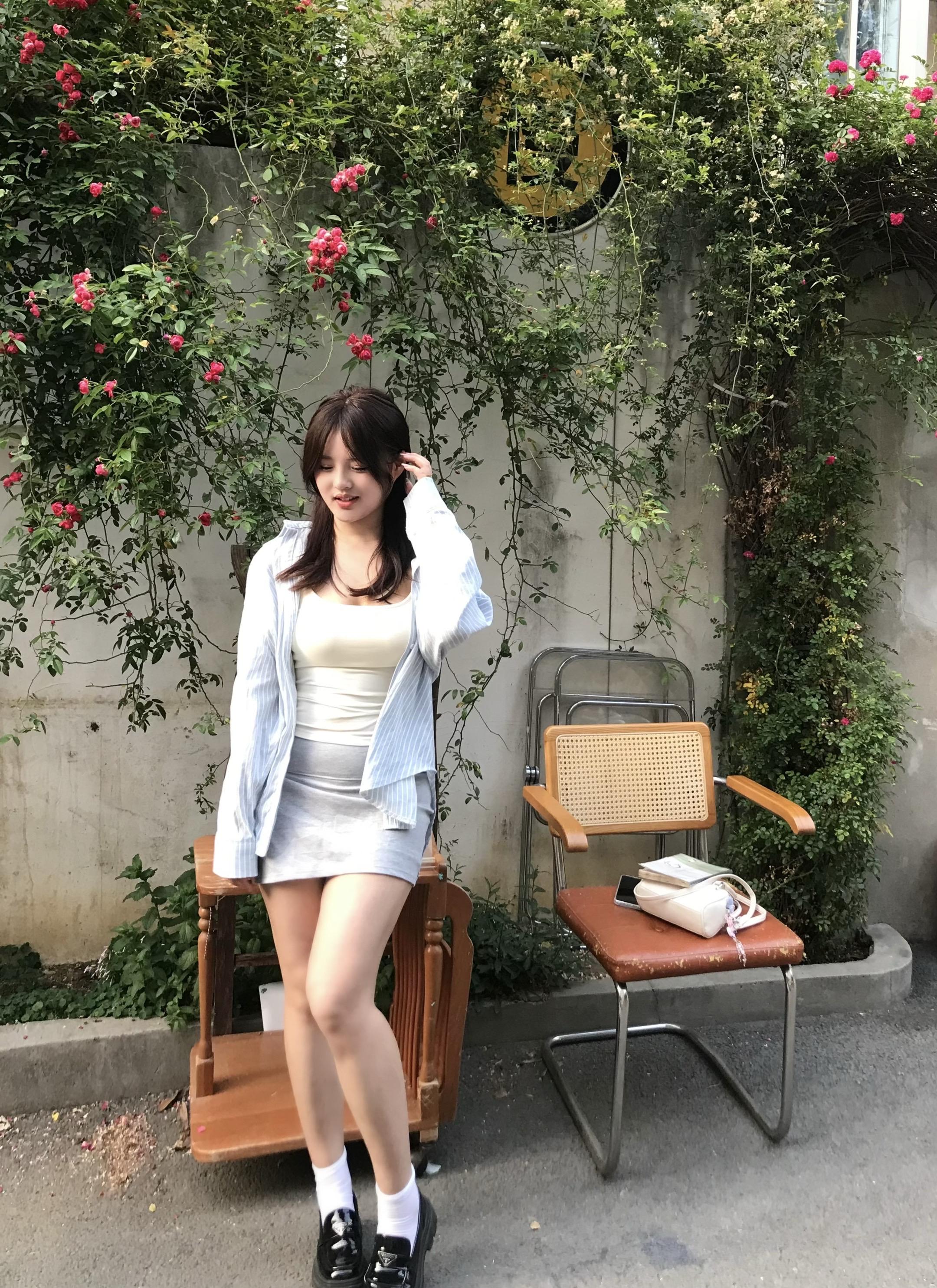 窗外翻涌的绿意 自成一个夏天