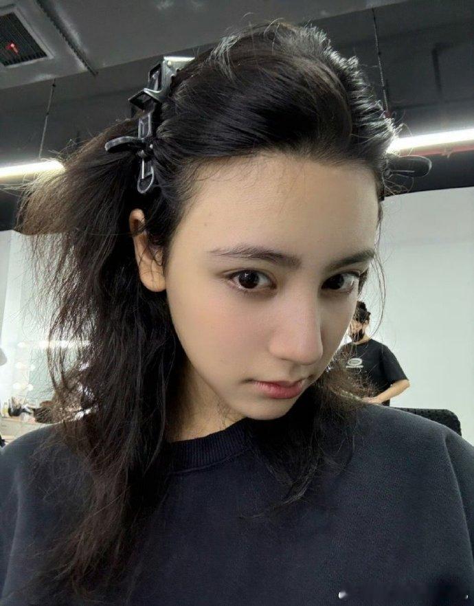 原来音综迪丽热巴实力这么强声鸣远扬迪丽热巴音综演唱太有感染力了！嗓音通透，情感饱