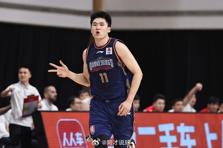 南京同曦给赵柏清的D类顶薪合同，赵并不满意。如此一来就看同曦怎么处理了，其他球队