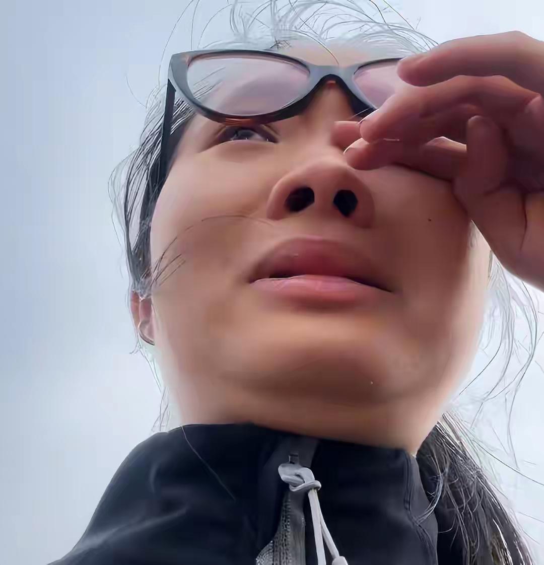 割四赔五的这个事出了之后，
有网友调侃道：
李维刚去了一趟，落了个李培光的外号！