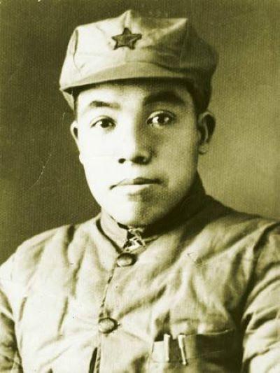 他是从韶山冲走出来的“红色大管家”，是中国共产党卓越的财经工作领导人，是红色金融