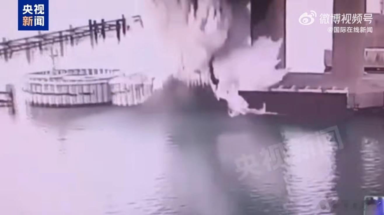 乌克兰称袭击克里米亚大桥乌克兰就是逼着俄罗斯用核武器，各种恐怖袭击不断进行，估计