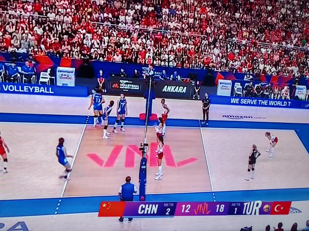6月22号世界女排联赛土耳其站的比赛，中国女排对阵土耳其女排，前三局中国女排21