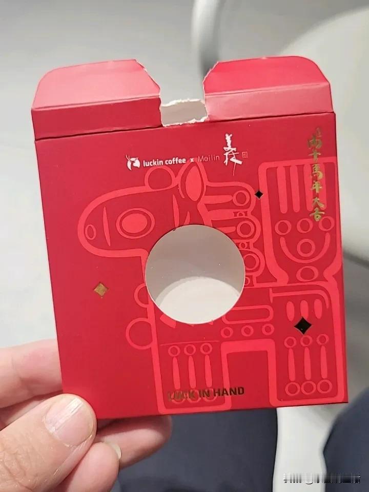 新年生活就像一幅丰富多彩的画卷。在山西，年俗仪式感拉满。腊月二十四扫尘，扫去一年