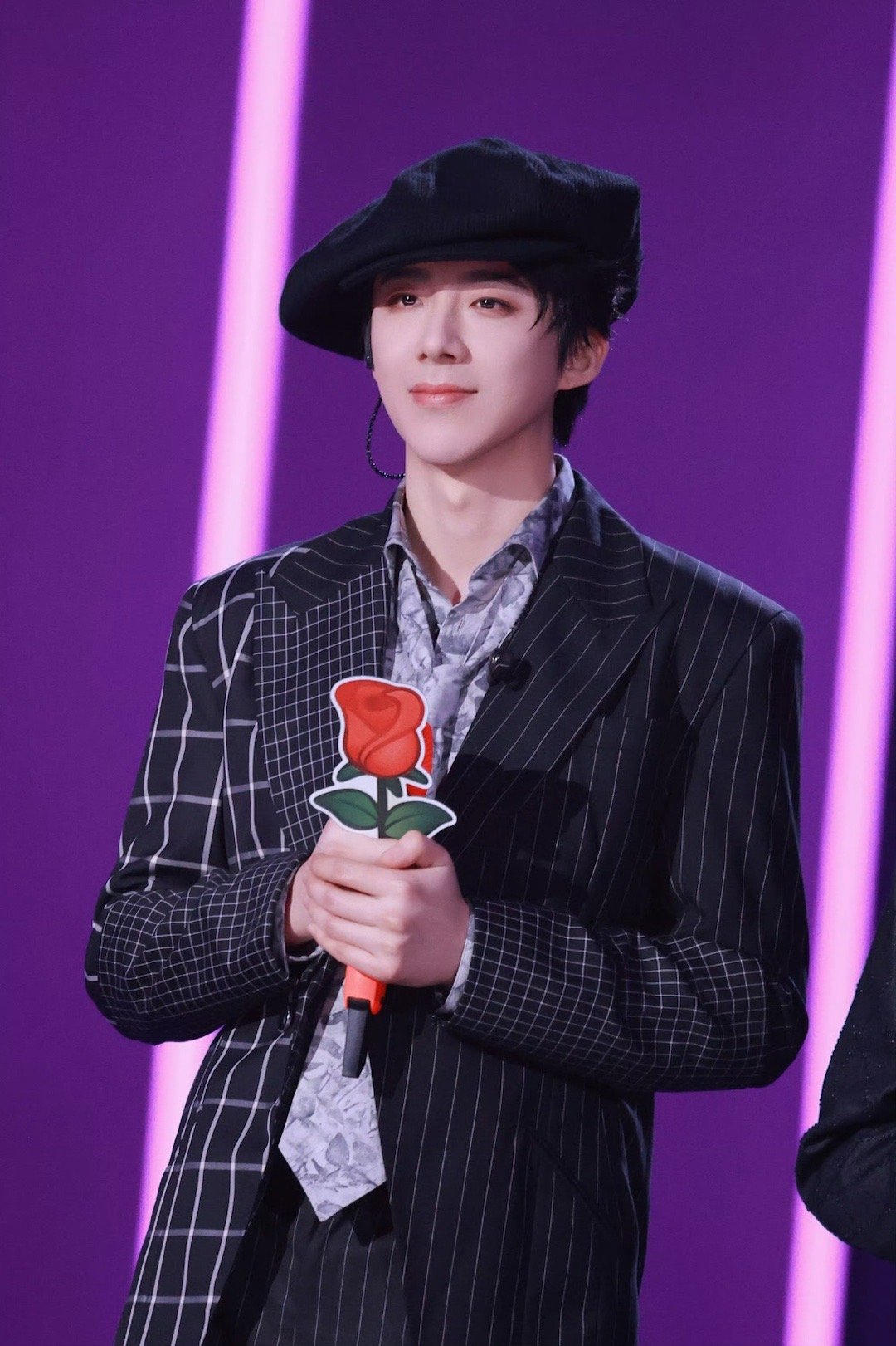 刘宇宁该相逢的人会再相逢直拍 该相逢的人会再相逢，是歌名，也是刘宇宁歌声里笃定的