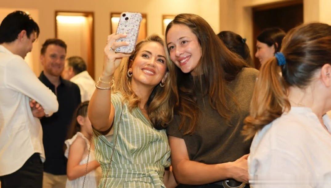 梅里达赛晚宴 真甜森梅兹🇹🇷和奥索里奥🇨🇴都是网坛的知名甜妹子啊，晚宴的