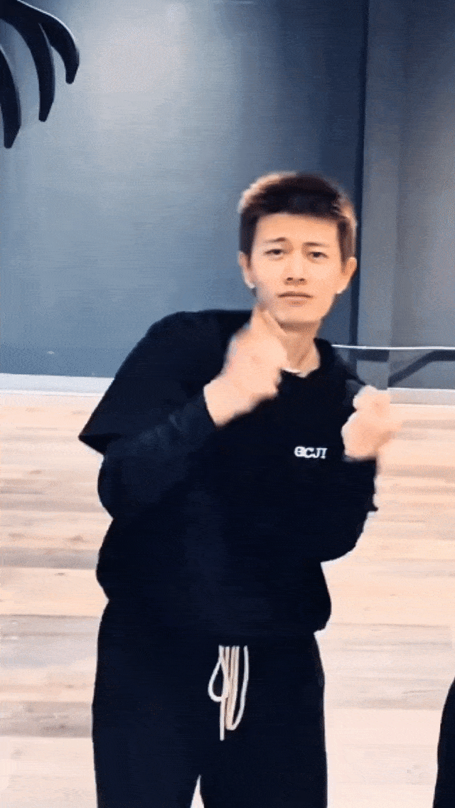 任嘉伦超话 
✰ʚ♬⃝˚𓈒 𓂂𓏸💐.“𝙍 .𝘼𝙡𝙡𝙚𝙣  ʳ