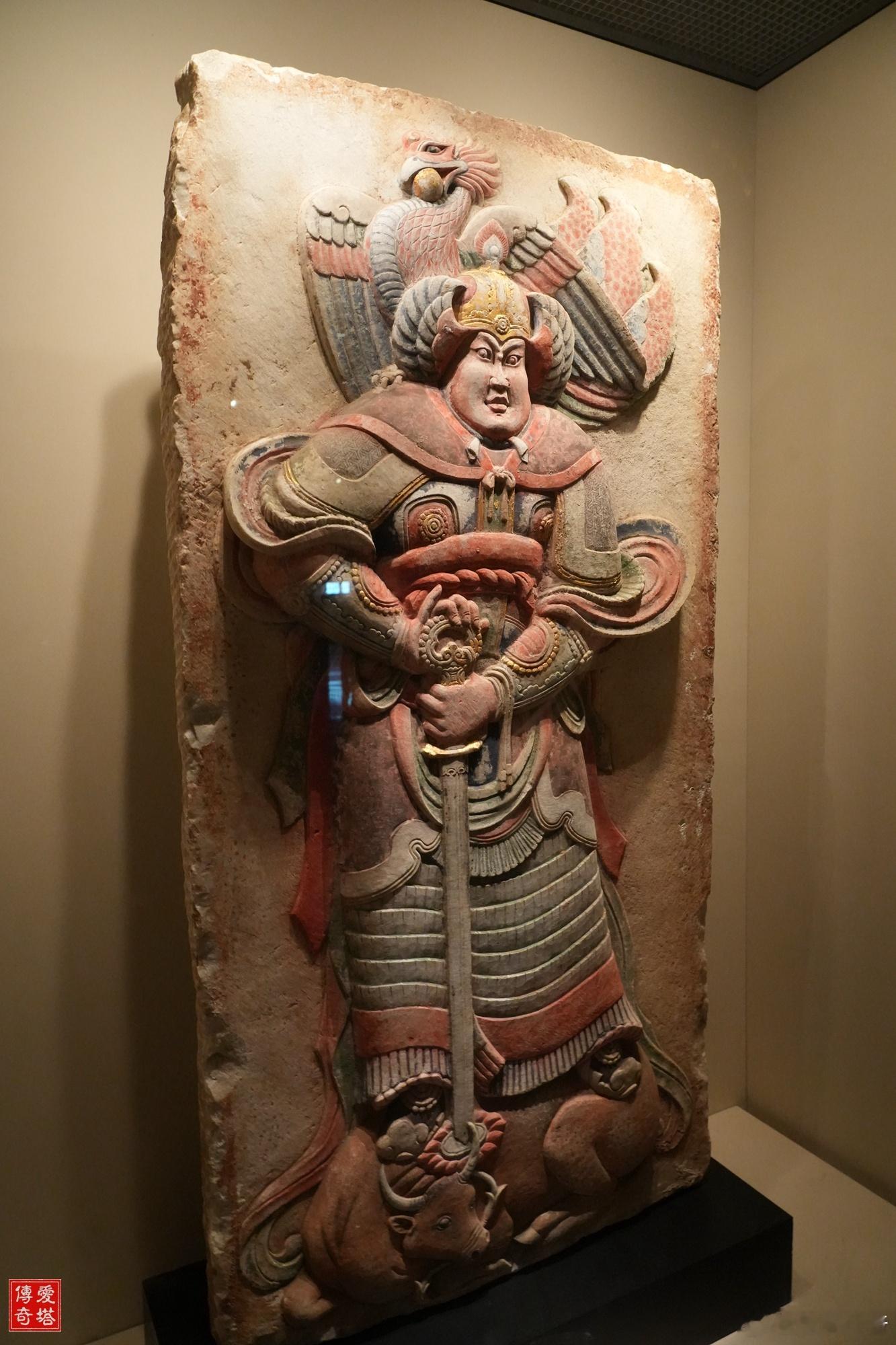 国博的王处直墓彩绘武士像有两块，不同渠道从国外回流的，平时在“古代中国”展出的是