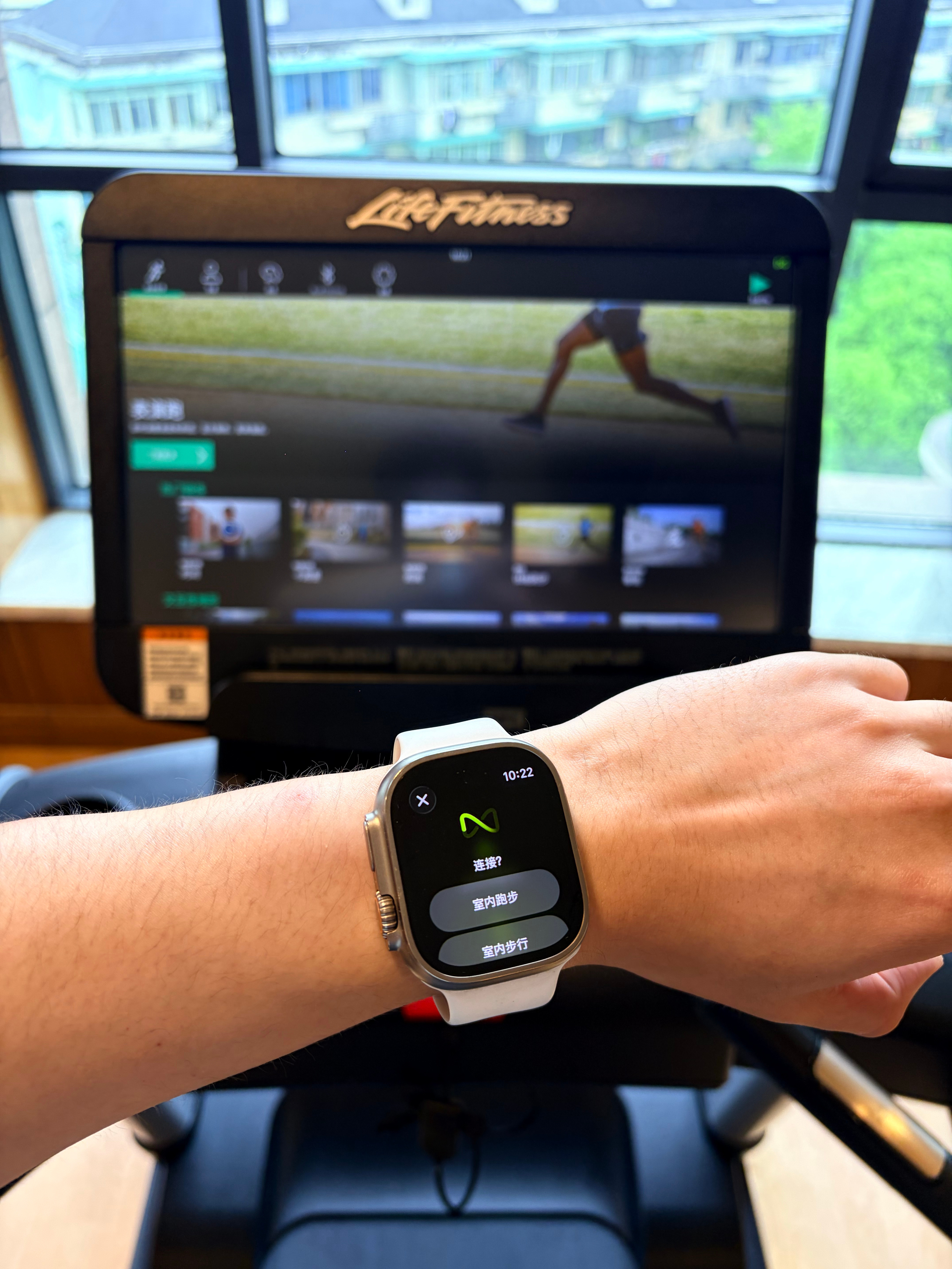 早上来健身了还偶遇了今天又要出发了，猜猜去哪？健身打卡