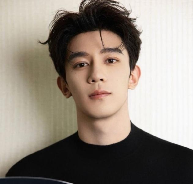 x玖少年团解散后，夏之光传出签约于正的消息
他可能会出演王星越那部《行止晚》的男