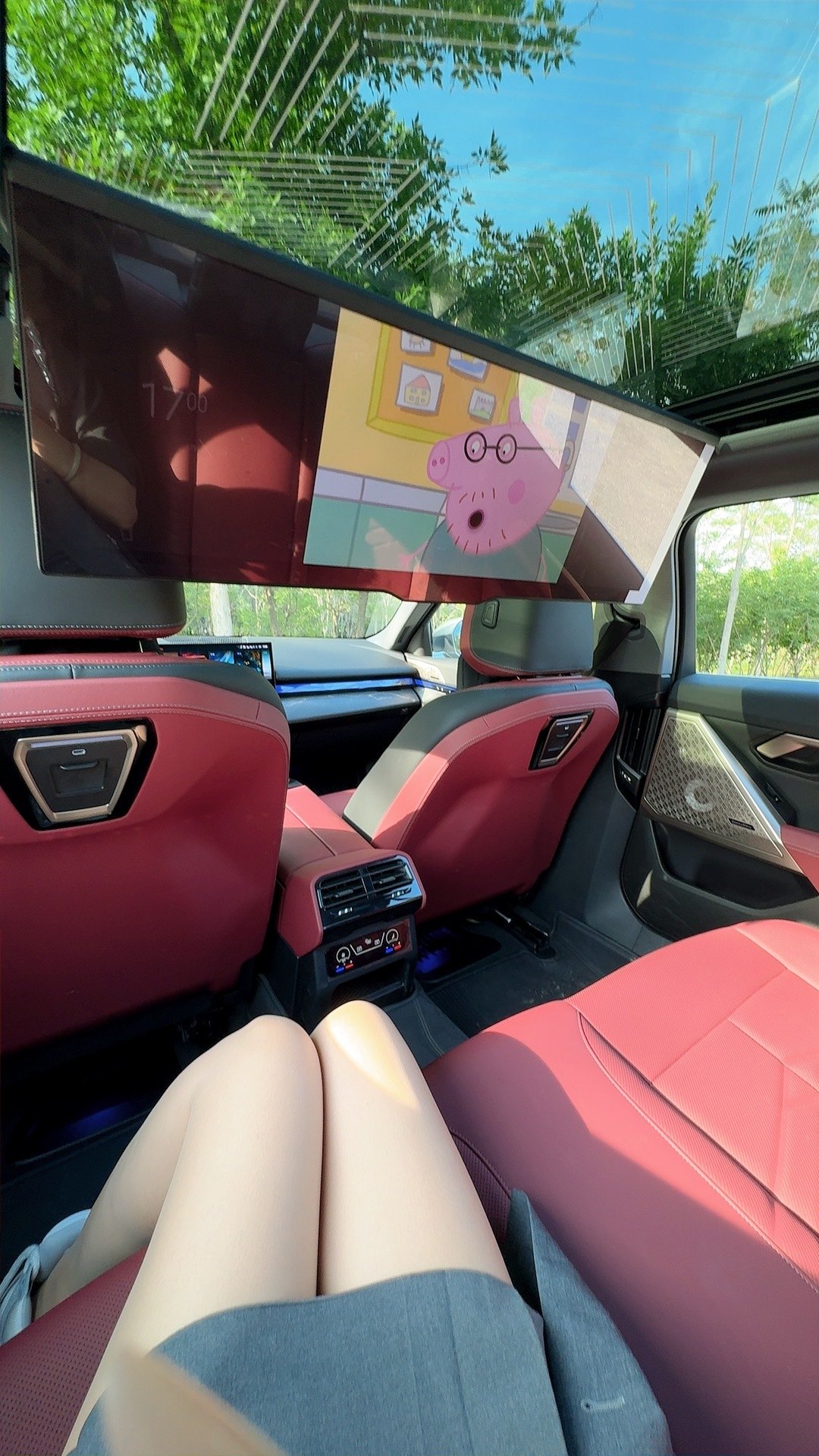 涨工资的信号越来越明确如果这种后排娱乐屏、LOGO投影、实体语音助手等等需要选装