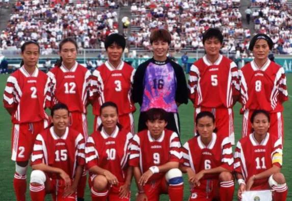 历届奥运会女足获得参赛资格的亚洲球队：
1996年亚特兰大奥运会： 中国、日本
