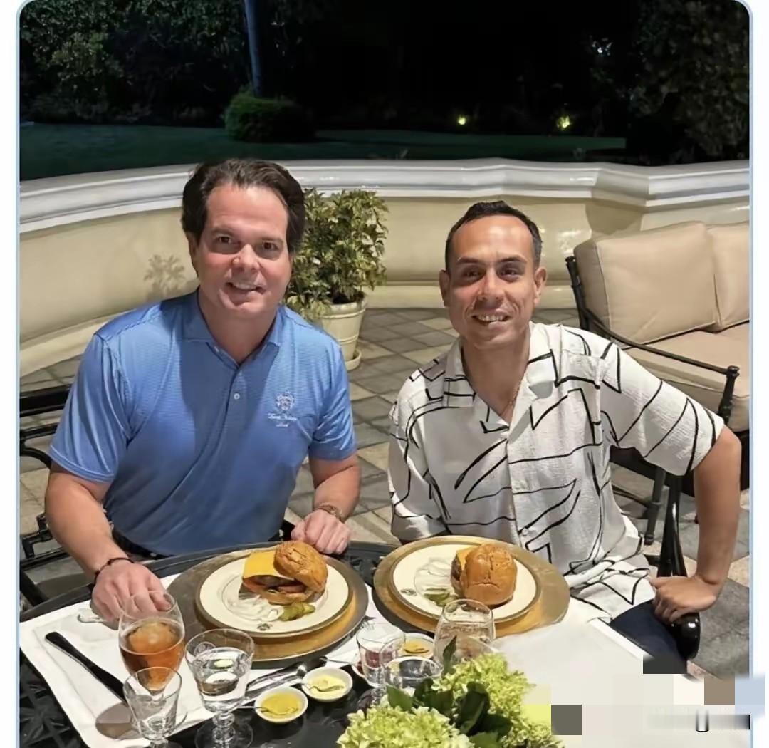 新华社快讯：2月17日，秘鲁总统赫里遭国会弹劾，已被解除总统职务，38岁，去年1