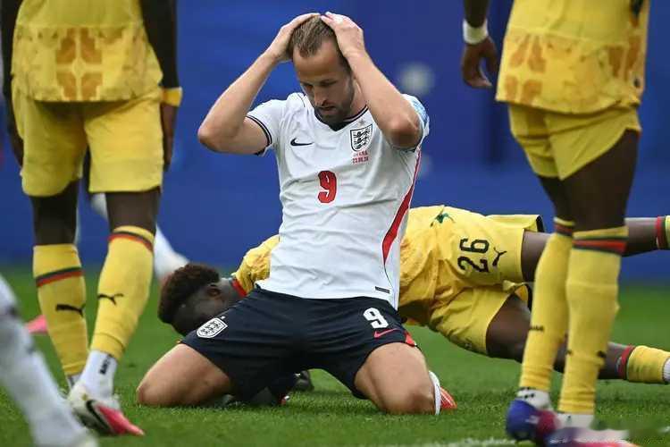 世界杯-英格兰0-0加纳 奥赖利头球中框凯恩失空门北京时间6月24日凌晨4点整，