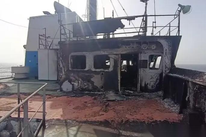 一艘中方货轮遭导弹袭击？巴基斯坦海军紧急出动，救下 11 名中方船员。难道美军出