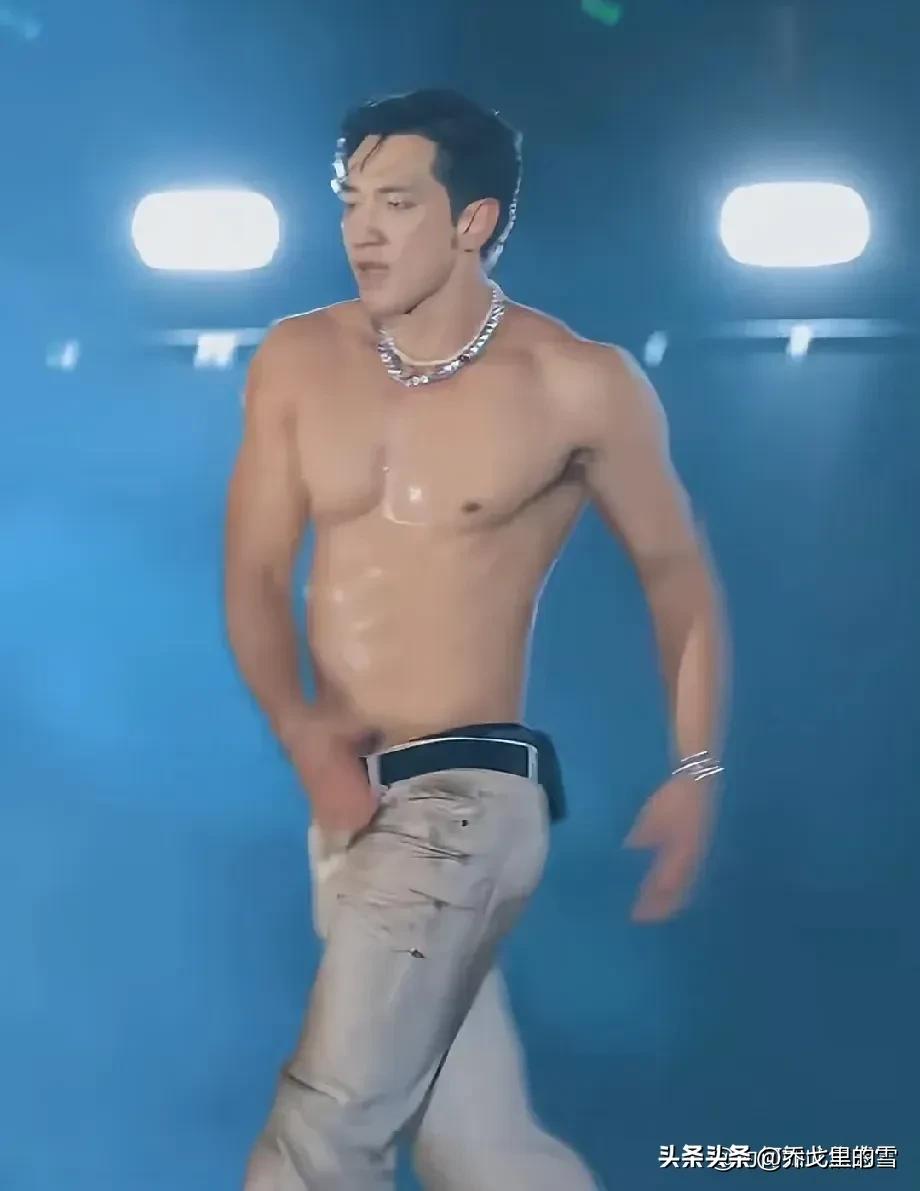 这是Rain？对！没错，你没看错，相信吗？不敢相信吧？

只能说岁月就是一个大型