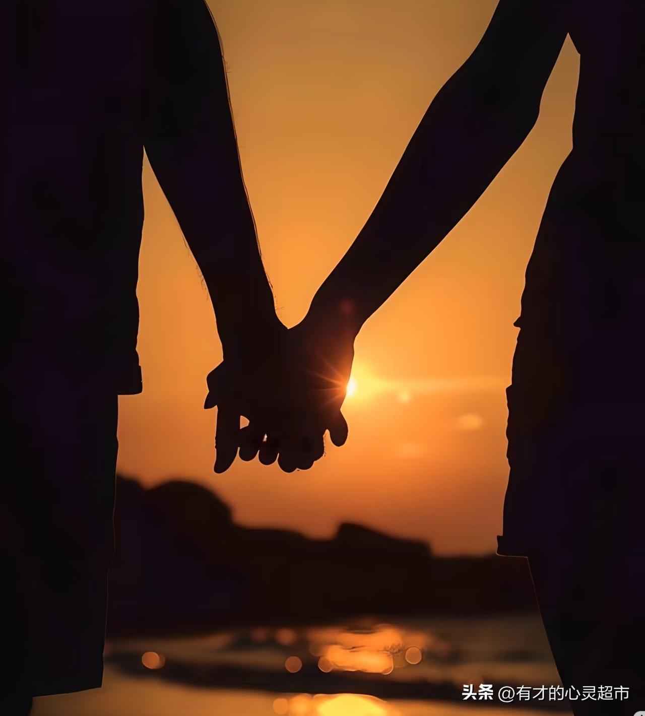 慢慢才懂，不同的人，给出的爱完全是不一样的模样。
      强大的人，给出的爱