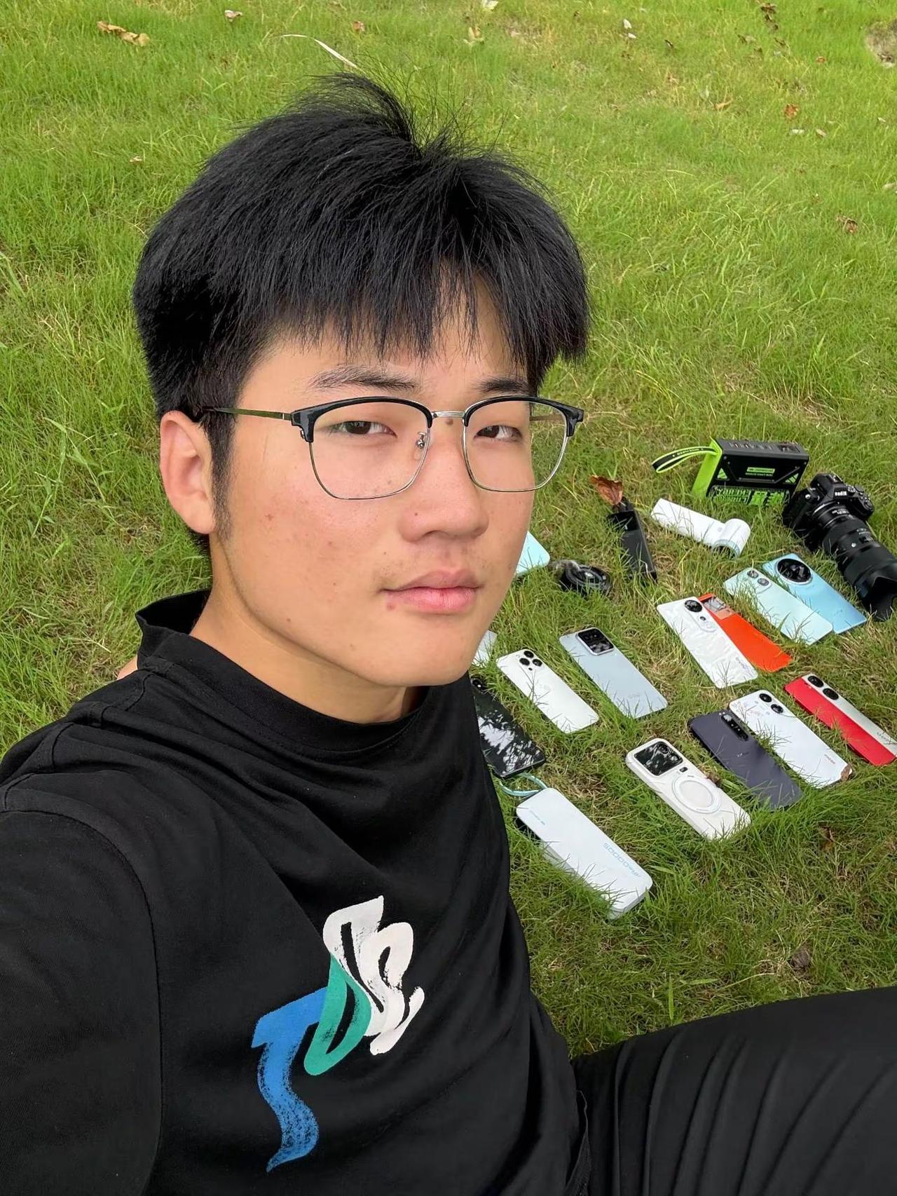 今天体验的人生副本是 你兄弟是个数码爱好者又是摄影师数码