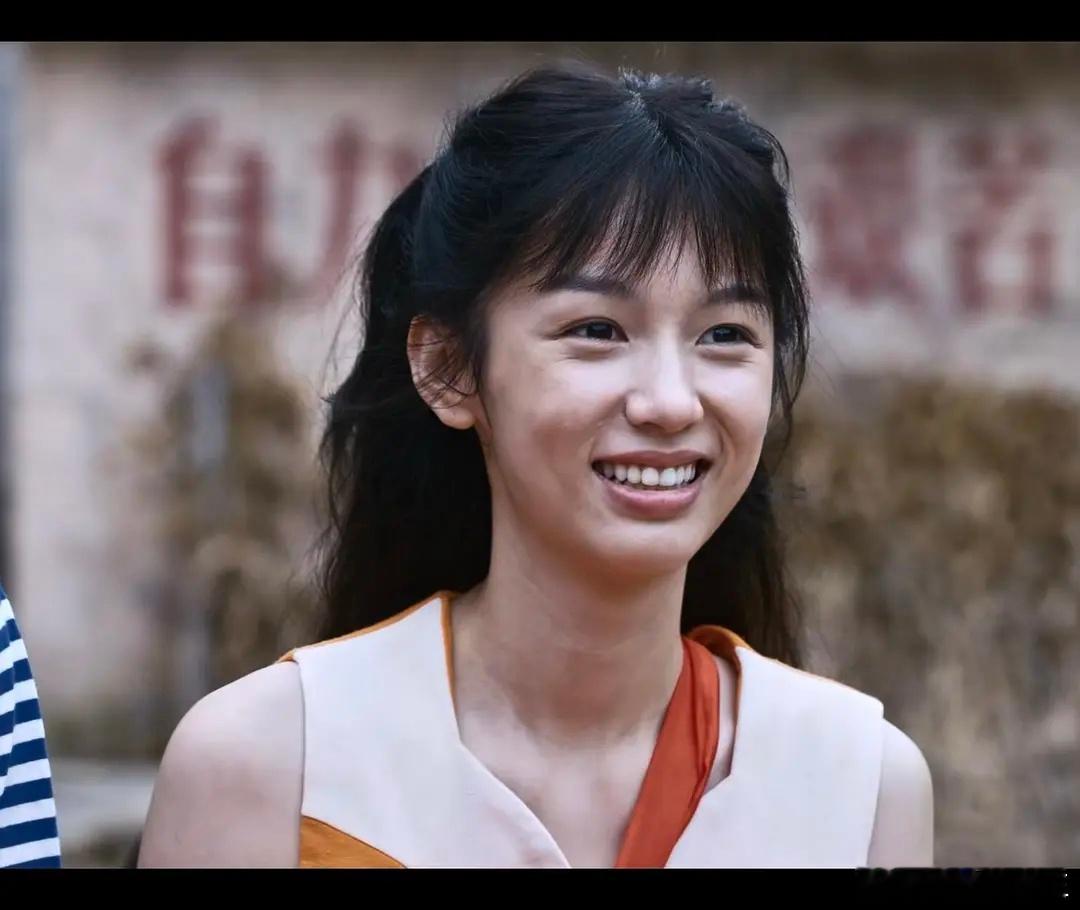 周也公主切周也剧外看着也还好，为什么一到剧外就变这样 