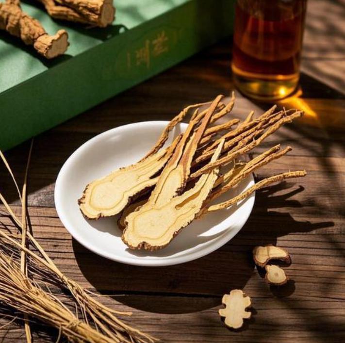 肝血不足手脚麻？3味药煎水，养血又舒筋！

您是否经常感到手脚麻木、屈伸不利，夜