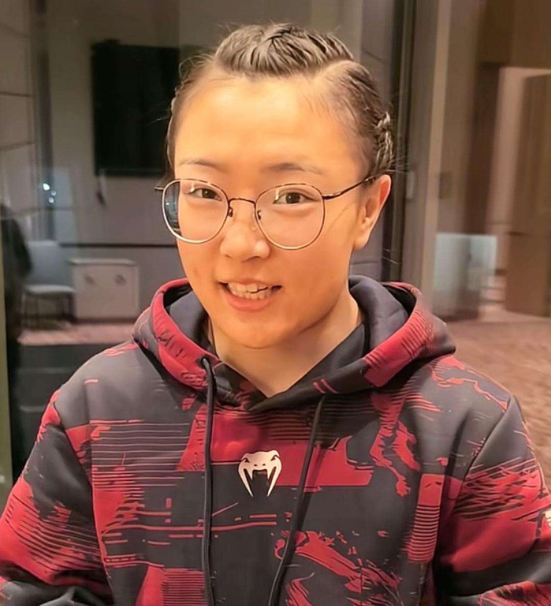 这两天看到UFC格斗比赛的石铭医生，她本职工作是在云南昆明一个医院的医生，打UF