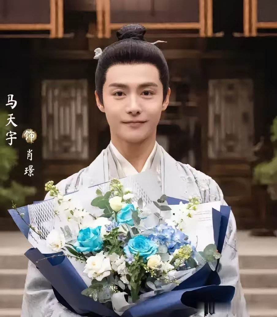 修图师真是太厉害了，看过马天宇和韩栋的照片后，他们的面貌几乎完全变了。 