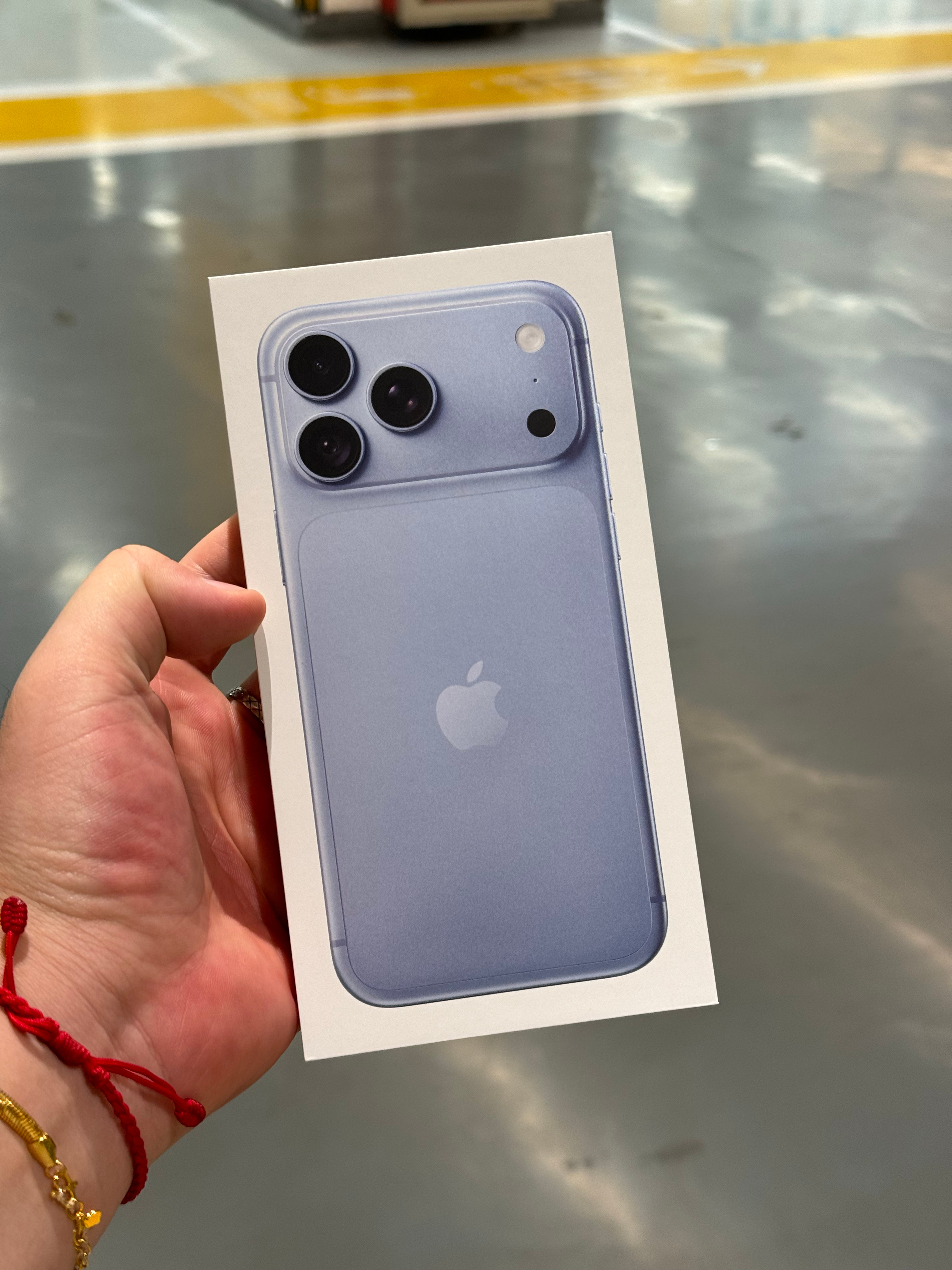 iPhone18Pro黄牛一天一个价 全靠自己，没加价，iPhone 18 Pr