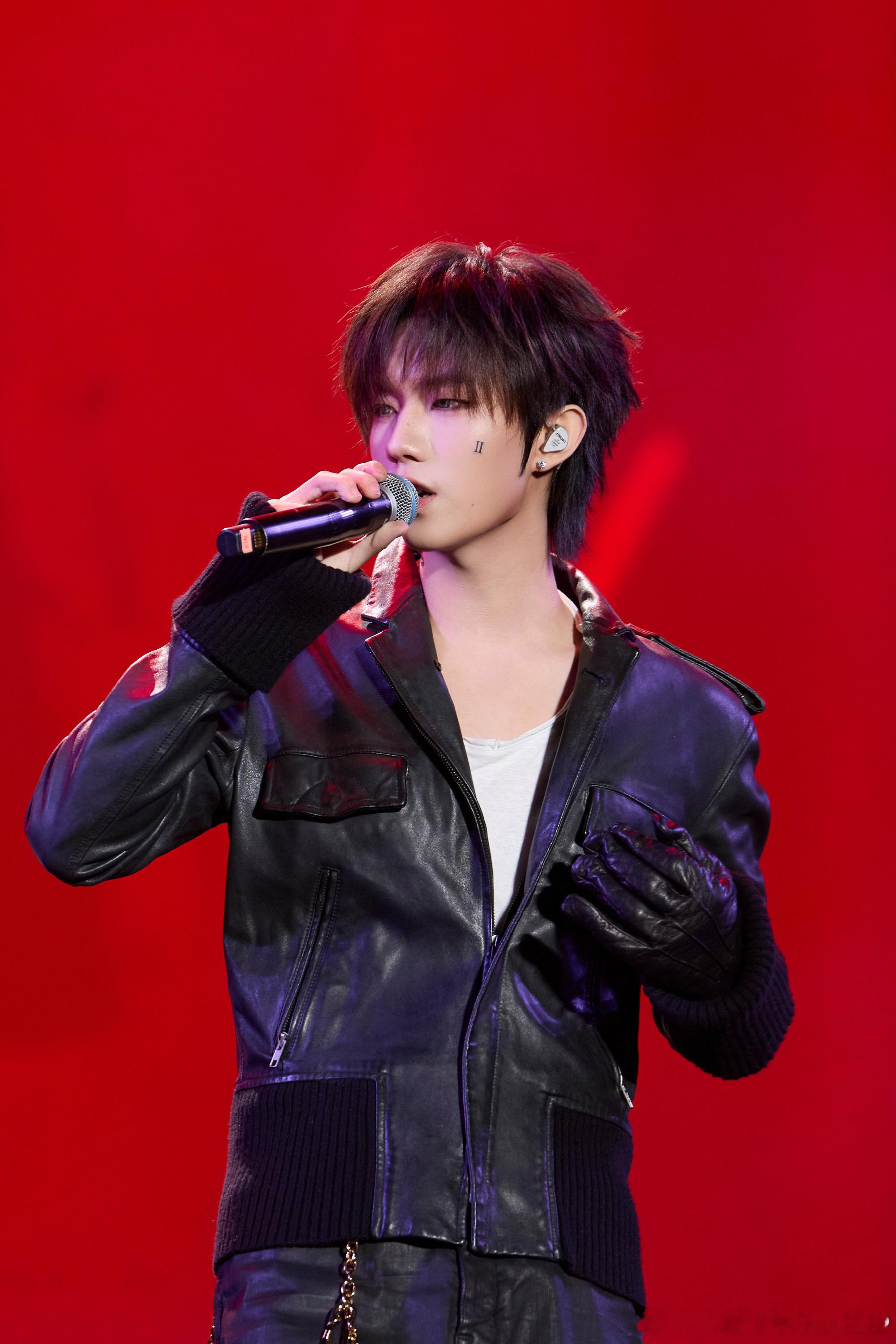 张子墨唱了孤雏国粤无双吴彤真的太会挖人了！又挖到张子墨这么个宝藏歌手，粤语歌张口