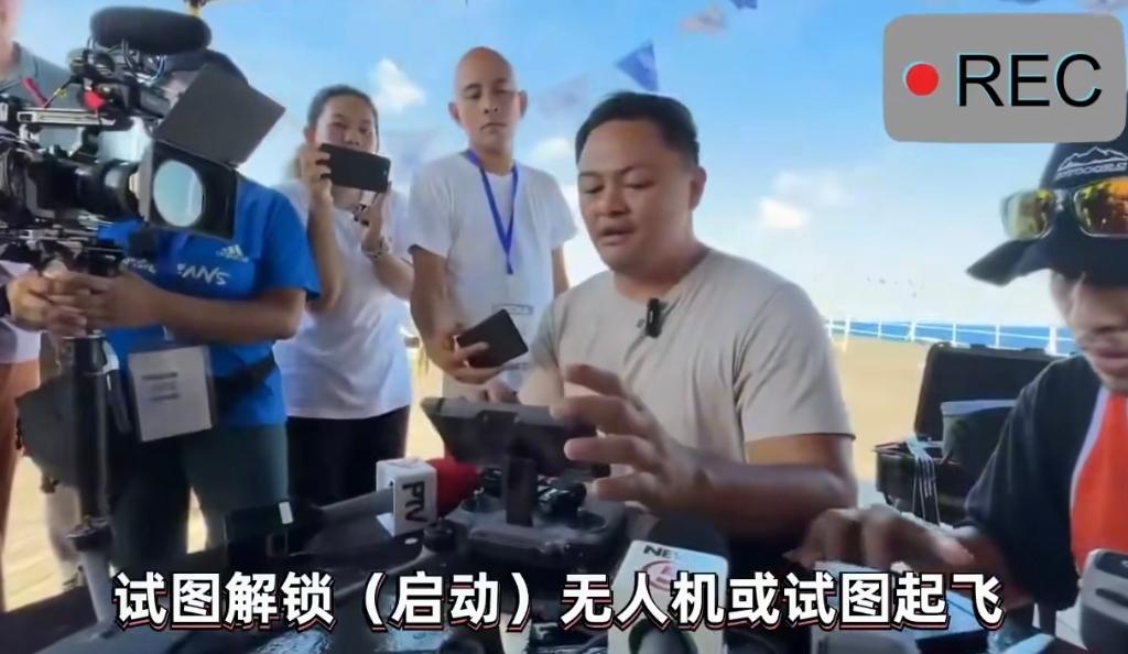 丢人丢大发了！
 
五月一日，菲律宾民间团体租了一条船，拉着一群记者浩浩荡荡跑到