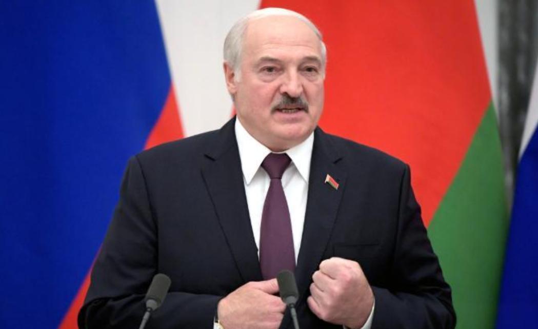 听好了，这是卢卡申科替全世界把话挑明了——中国真正的杀招，不是导弹，不是航母，而