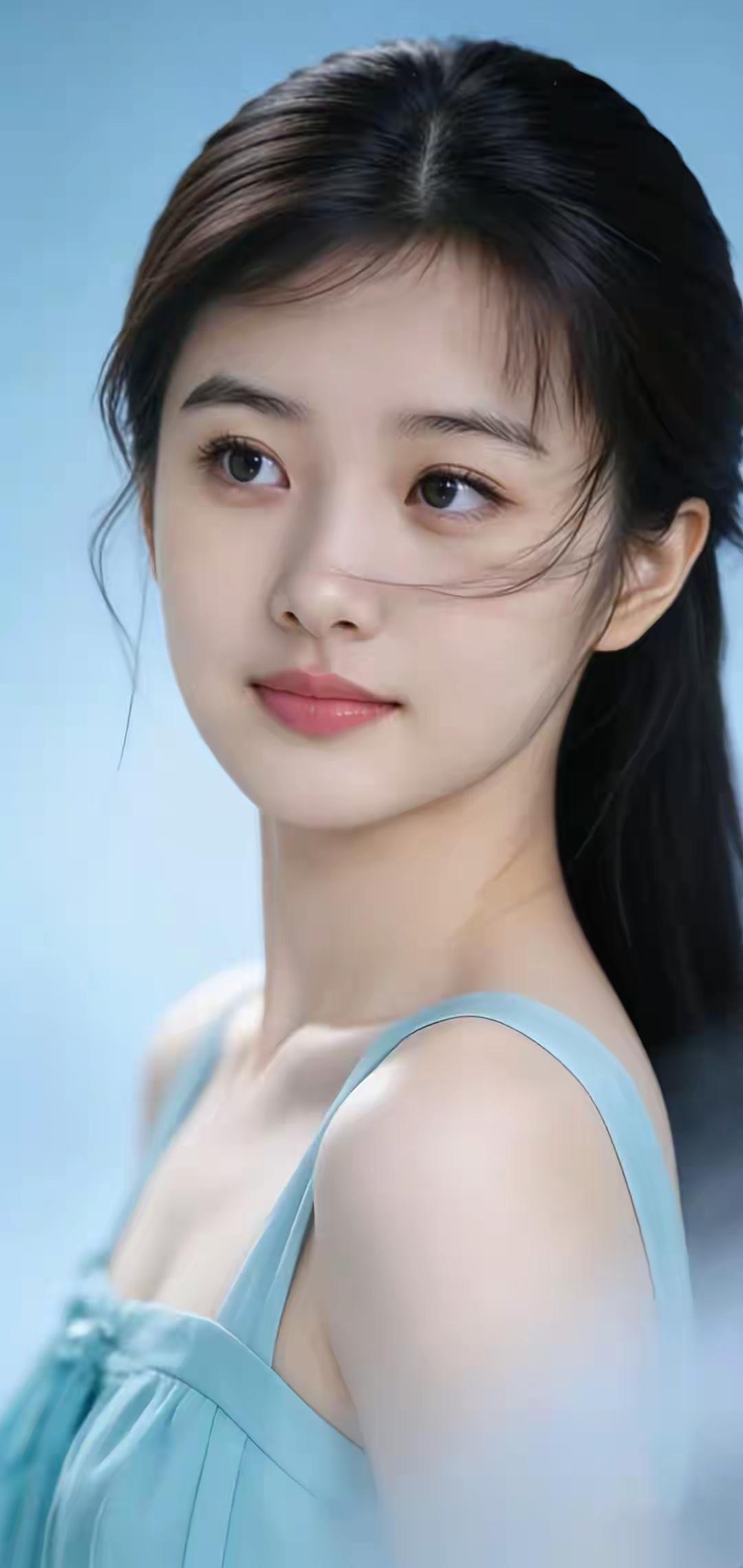 清新淡雅的蓝绿色连衣裙，温柔甜美的少女风，宛如春日里的微风拂面。🍎🌸🍀