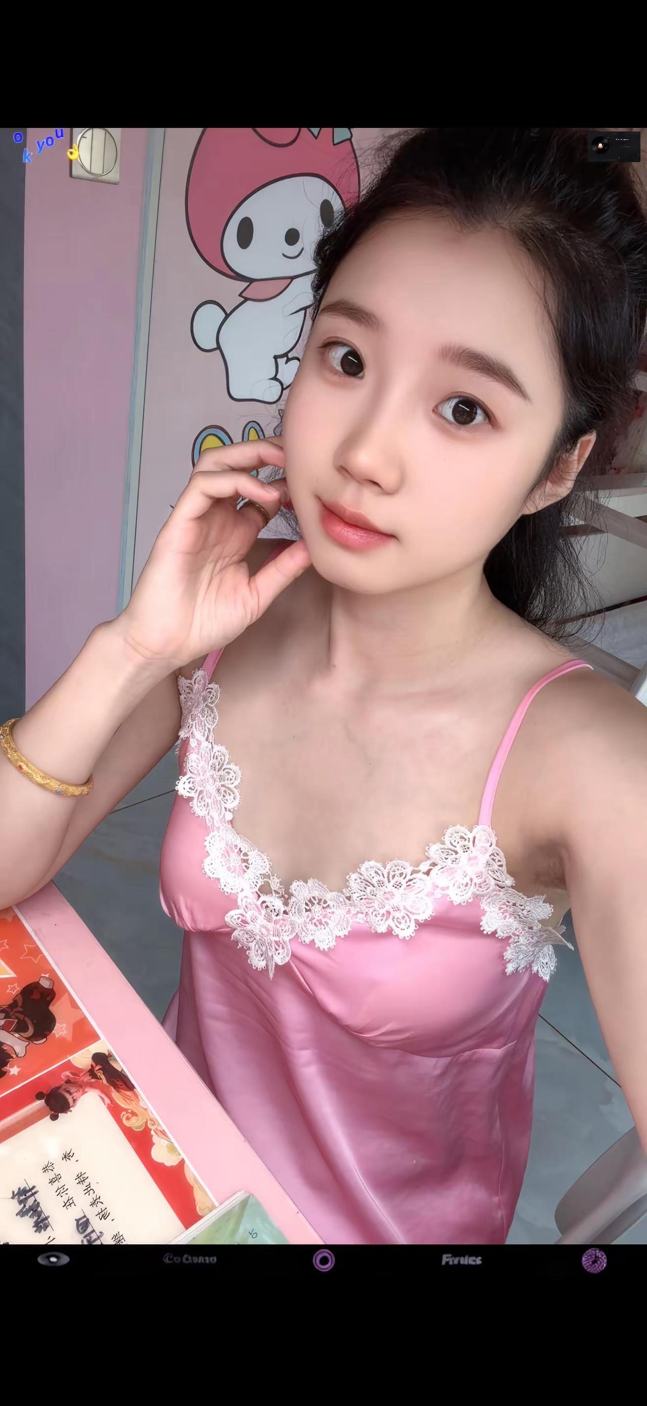 今天的人设是温柔甜妹 今天的人设是温柔甜妹 一定要很漂亮才会被偏爱吗 粉色系纯欲