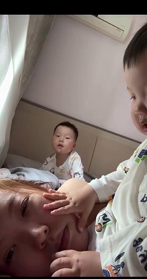 原来一碗水真的端不平 