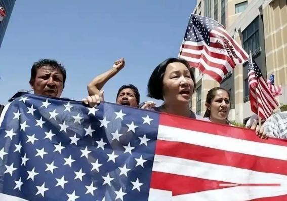 可以毫不夸张得说，华人移民美国的人几乎全部失败了，为什么这么说？因为移民的成功不