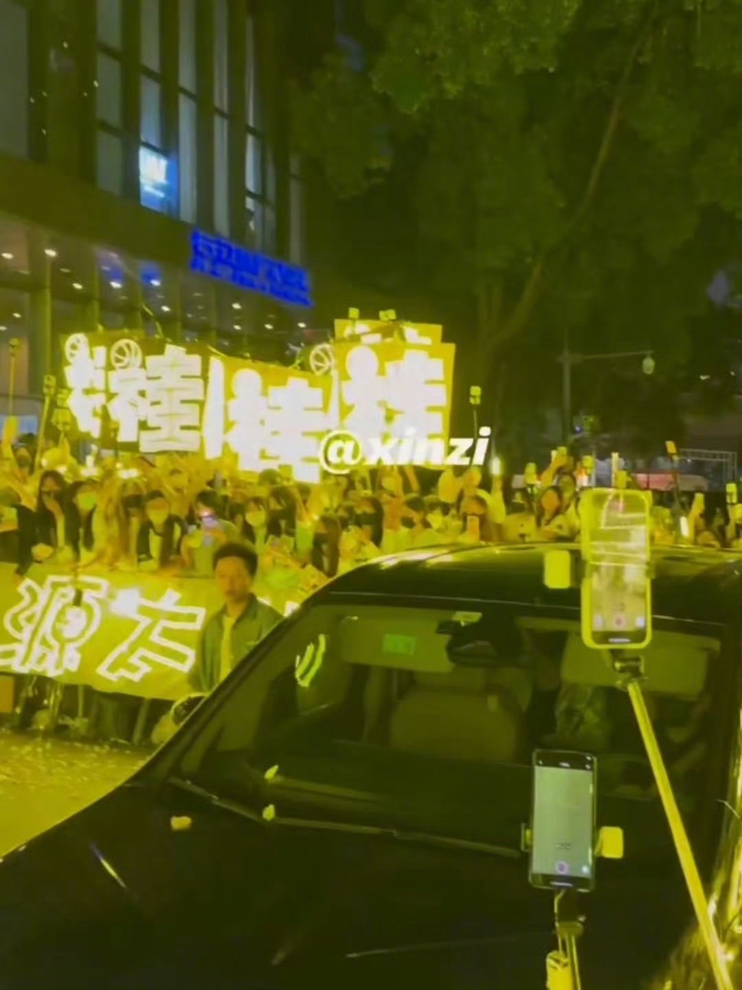 张桂源16岁的最后一天花海泡泡作序，黄海簇拥相送，陪张桂源告别16岁，奔赴闪闪发