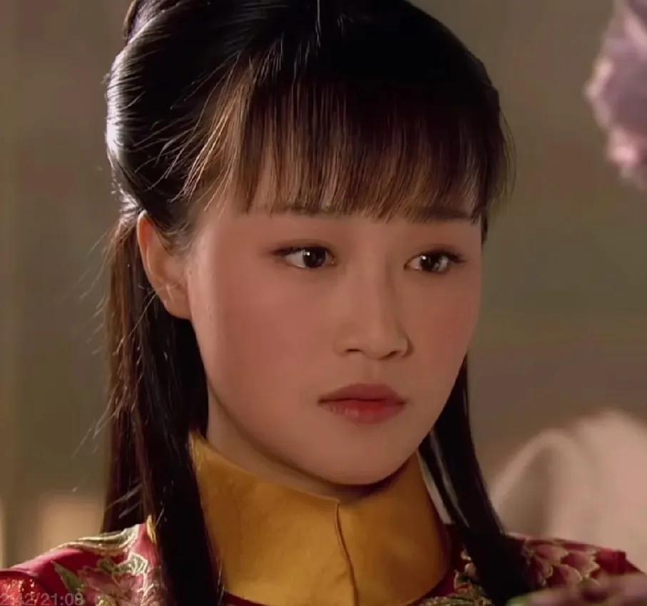 最近重温《甄嬛传》，关于浣碧「配不配嫁果郡王」的讨论再次掀起热议。有人说「她是甄