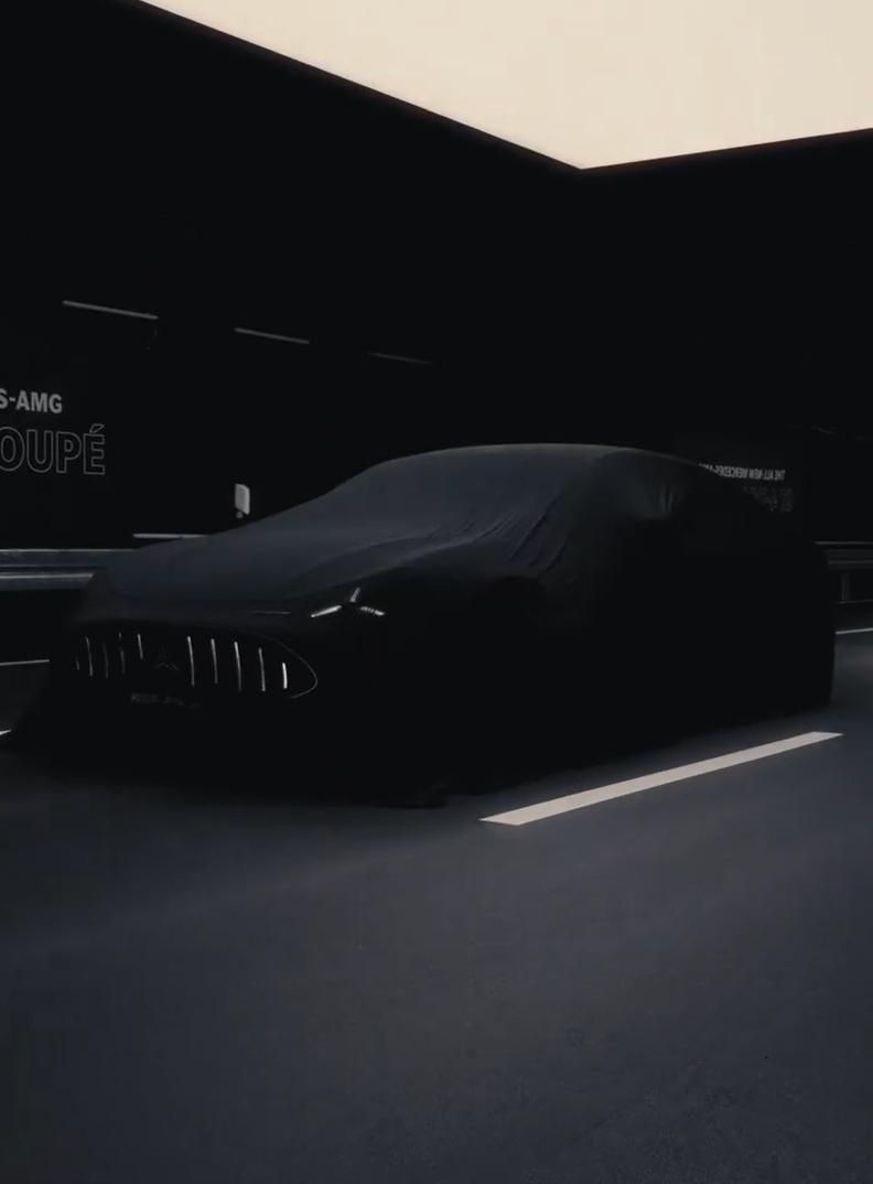 又一台“猎奇”车型，纯电AMG GT四门的，官方说是让大家感受到传统V8的激情澎