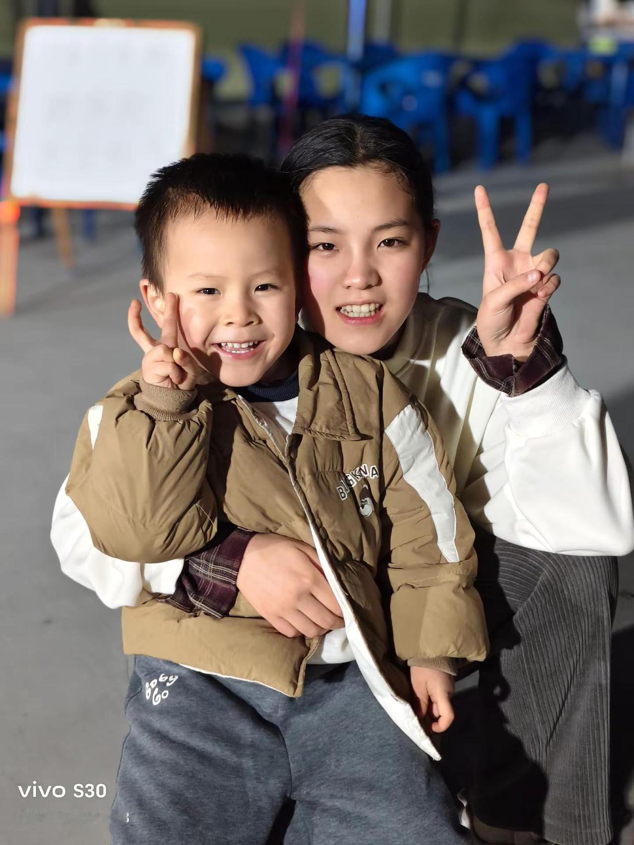 岁月因你们而美好。忙碌了一周，早出晚归，和你们在一起的时光是最美好的！