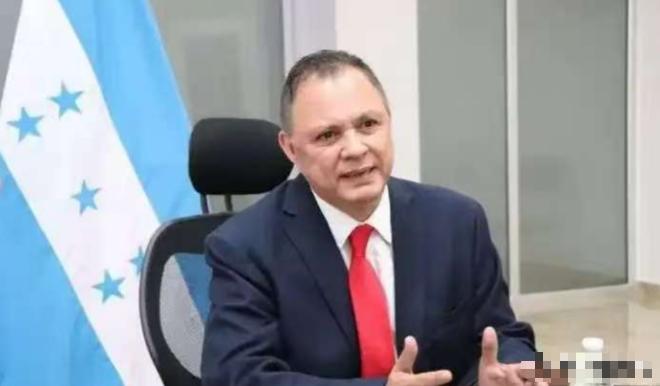 洪都拉斯新总统阿斯富拉就给中国下了个“最后通牒”：要么给5亿美元援助、全面开放农