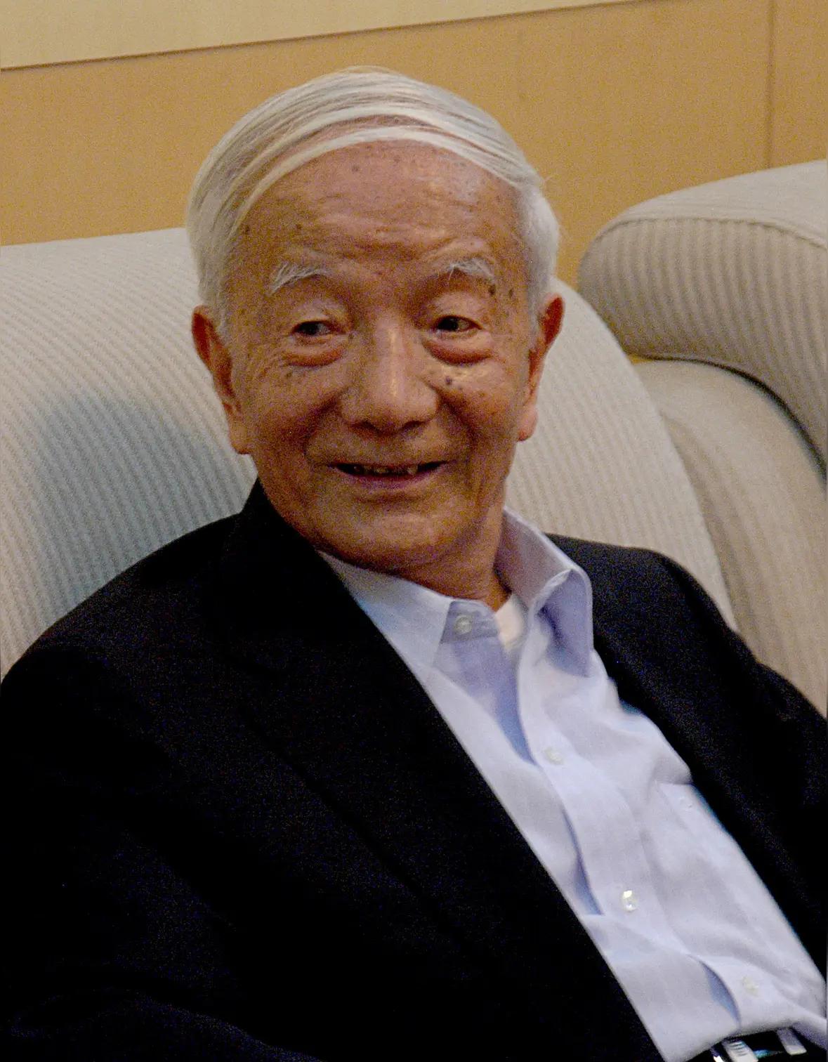 他是“两弹一星功勋奖章”获得者王希季院士，今天是他的105岁生日，我们为他祝福，