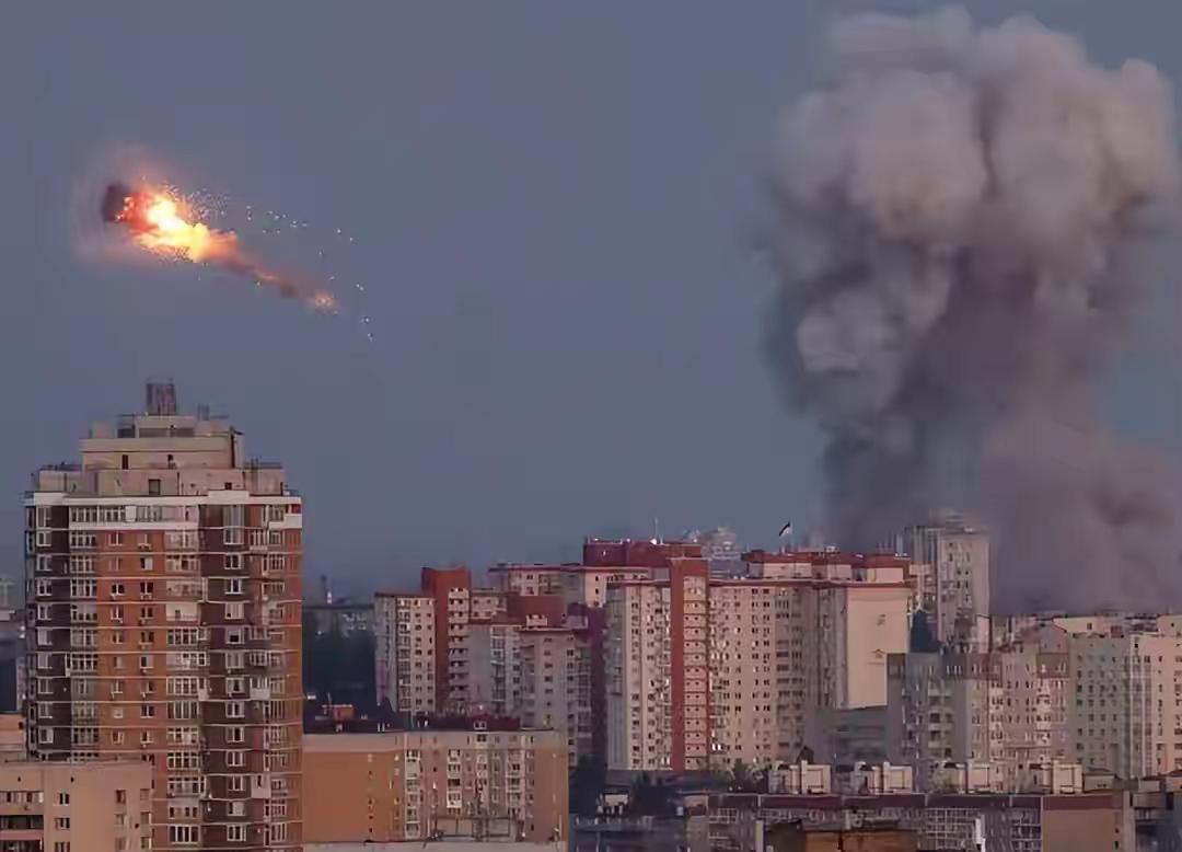 一夜近千架无人机，战争已经悄然换了打法