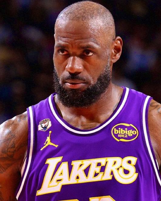 勒布朗讨厌裁判（是真没哨子）“对我来说完了....我以前能得到判罚，现在没有了。