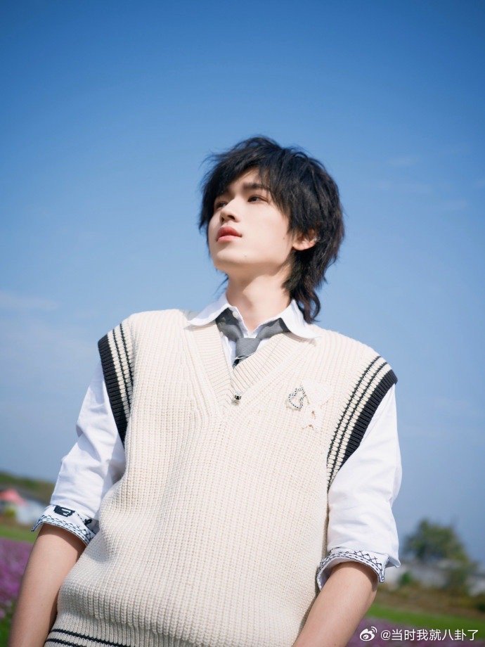 宋亚轩海胆头也挡不住溢出屏幕的少年感！宋亚轩