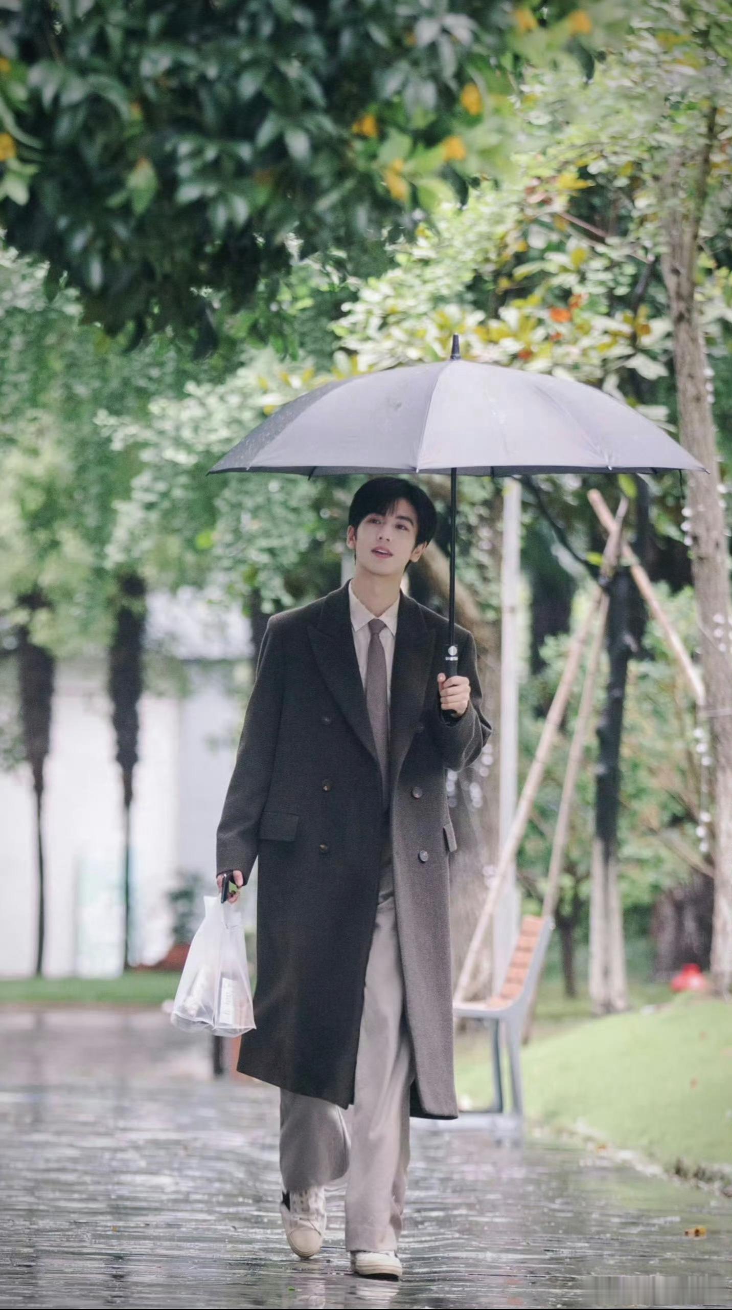 爱奇艺副总说张凌赫《爱你》将建主题乐园+办IP周年线下活动！不知道会不会实现 张