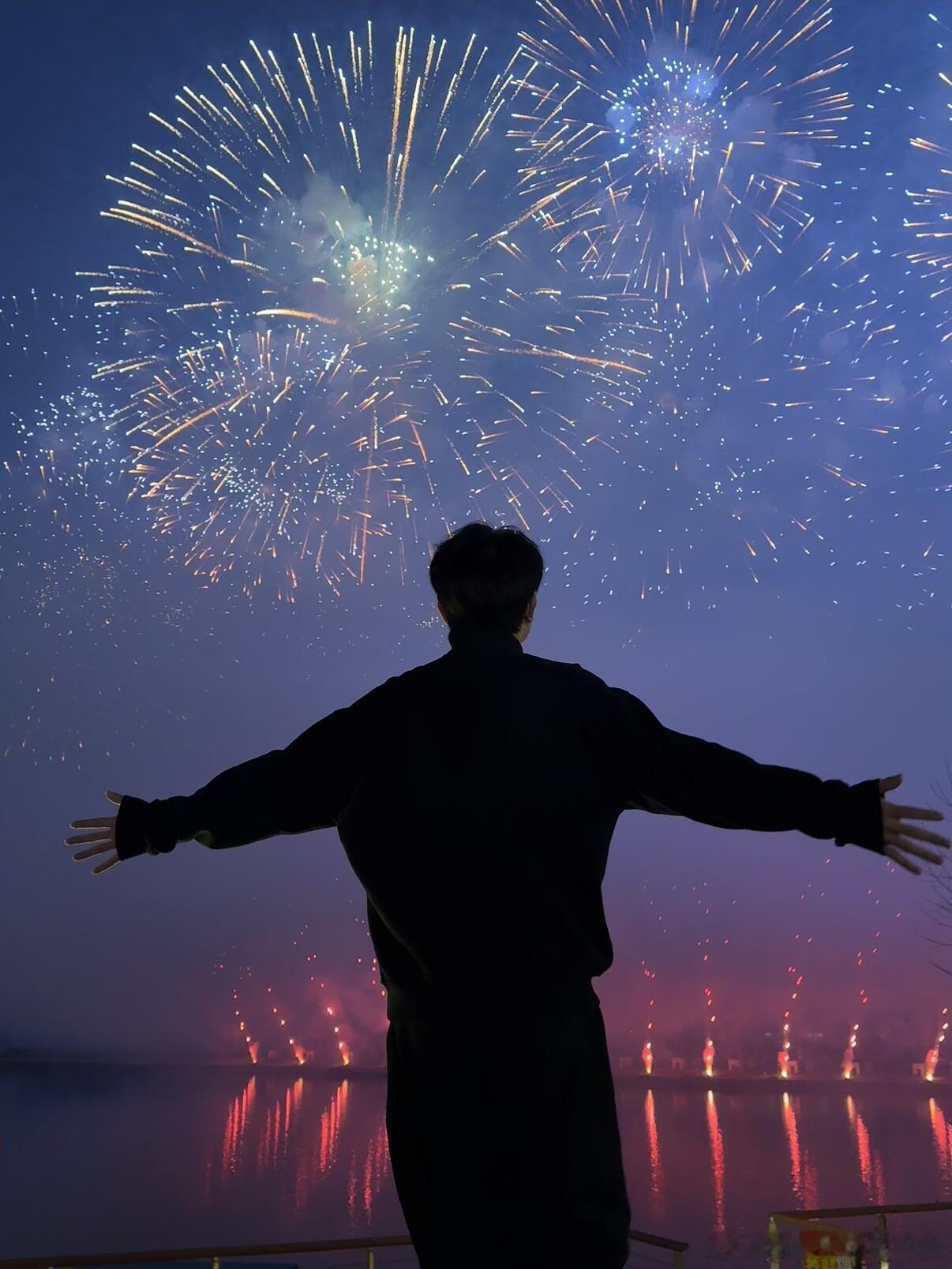 愿生活像一场绚烂的烟火🎆新年胜旧年 