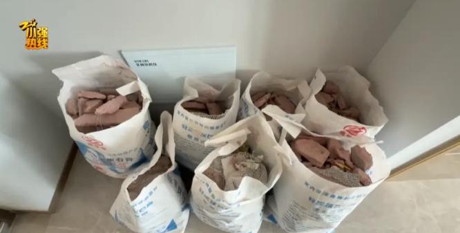 胆子太肥了！浙江杭州，女子花165万买了套精装房，就在他们一家欢欢喜喜准备入住时