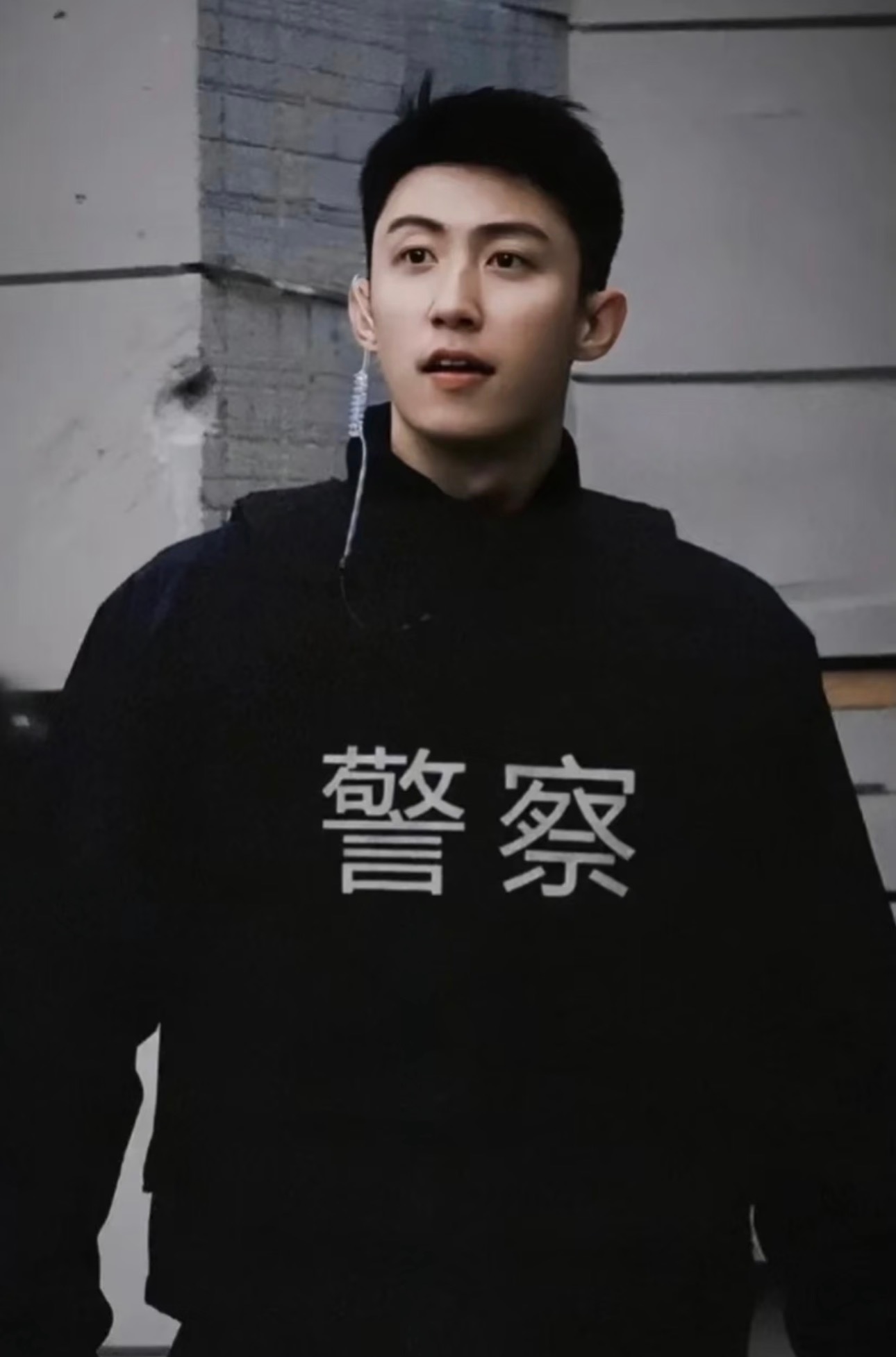 再拍下去黄景瑜去景点该免票了 黄景瑜的军旅剧宇宙又添新成员！秦枫队长这身姿，这气