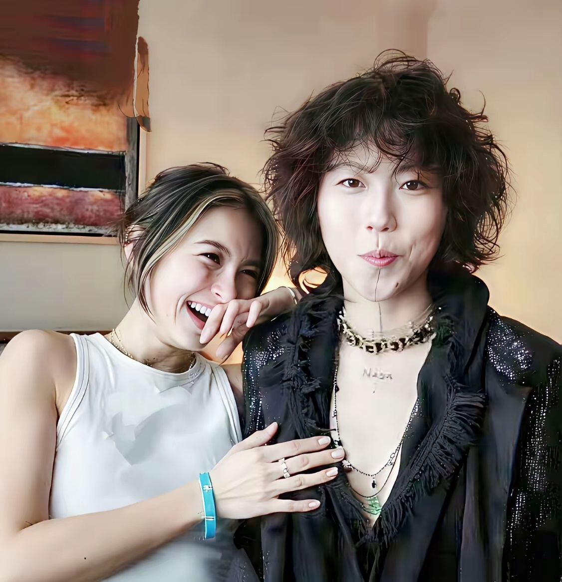 王菲这下怕是左右为难了吧，女儿的事管也不是，不管也不是 